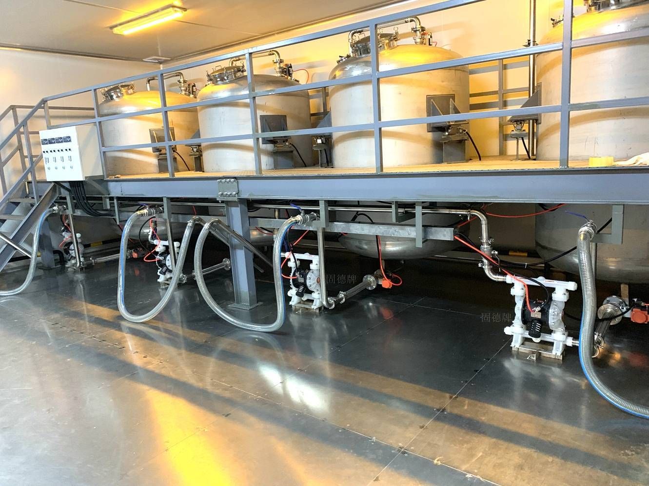 鋰電池客戶來廠里考察，回去后把生產(chǎn)車間的泵全換了......